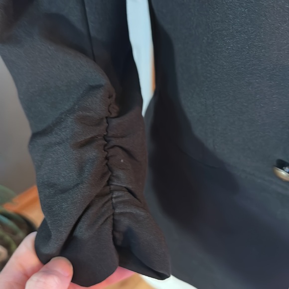 2B Bebe Blazer - Picture 3 of 9